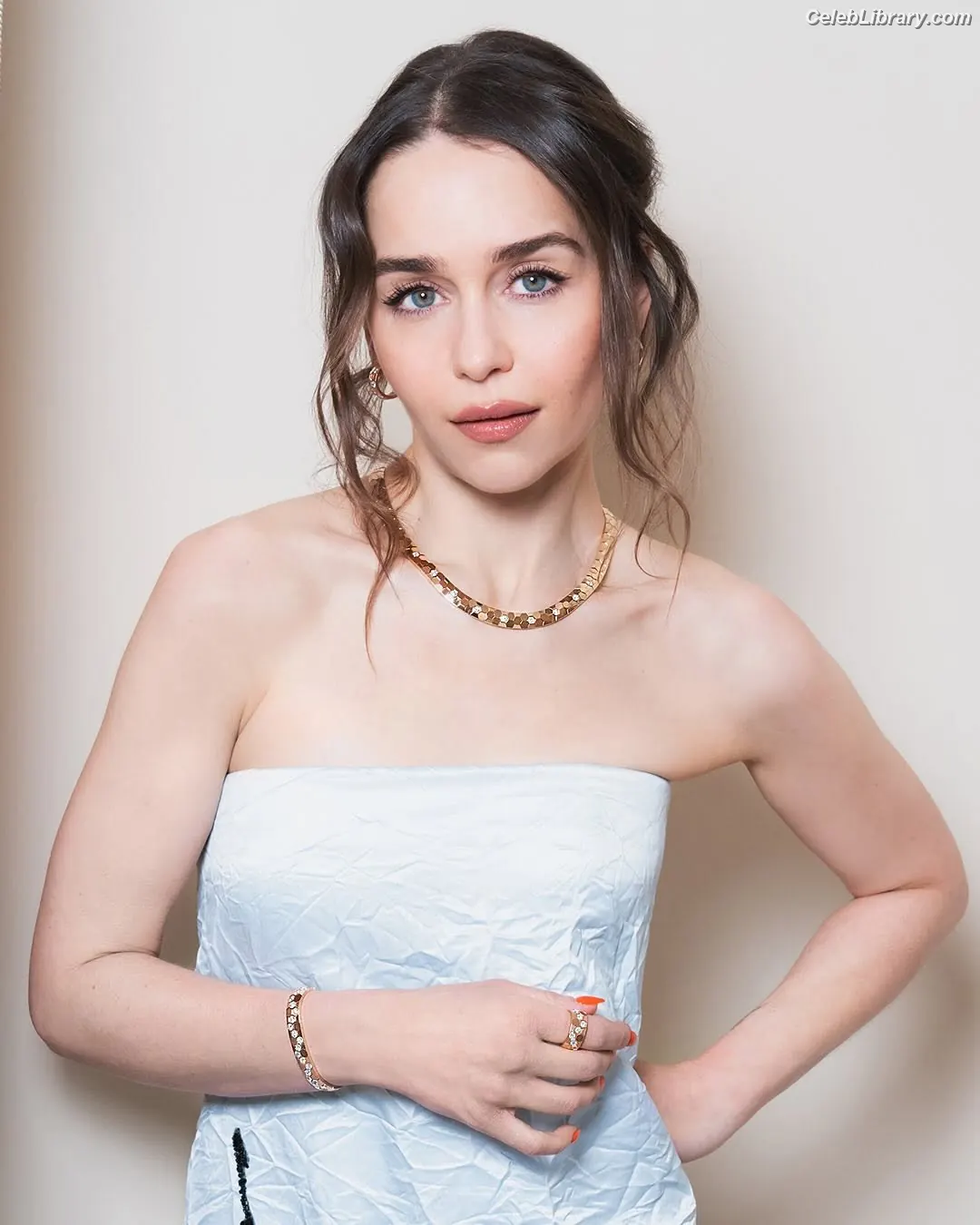 Emilia Clarke photo 17 of 1293