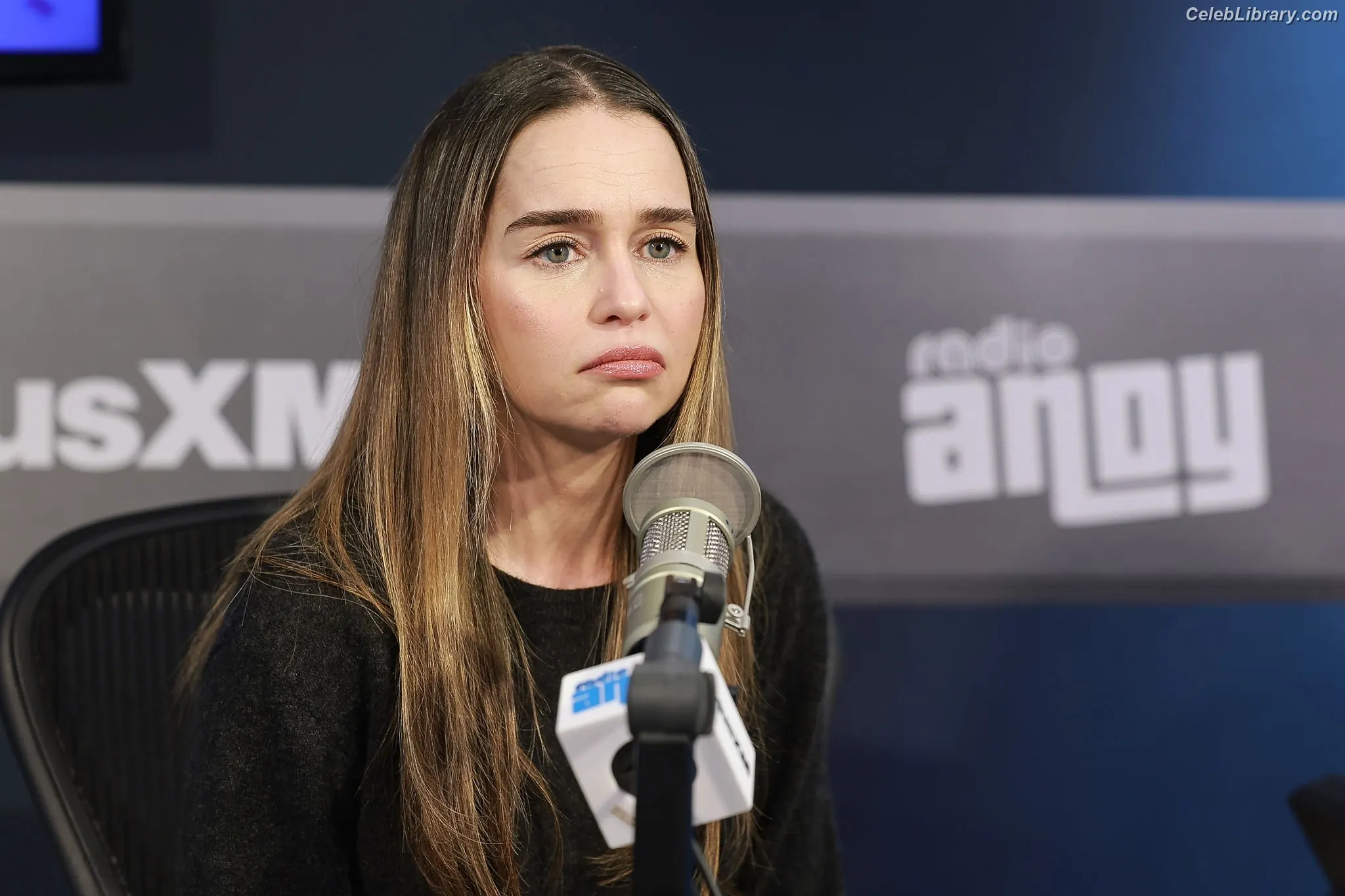 Emilia Clarke photo 6 of 1293