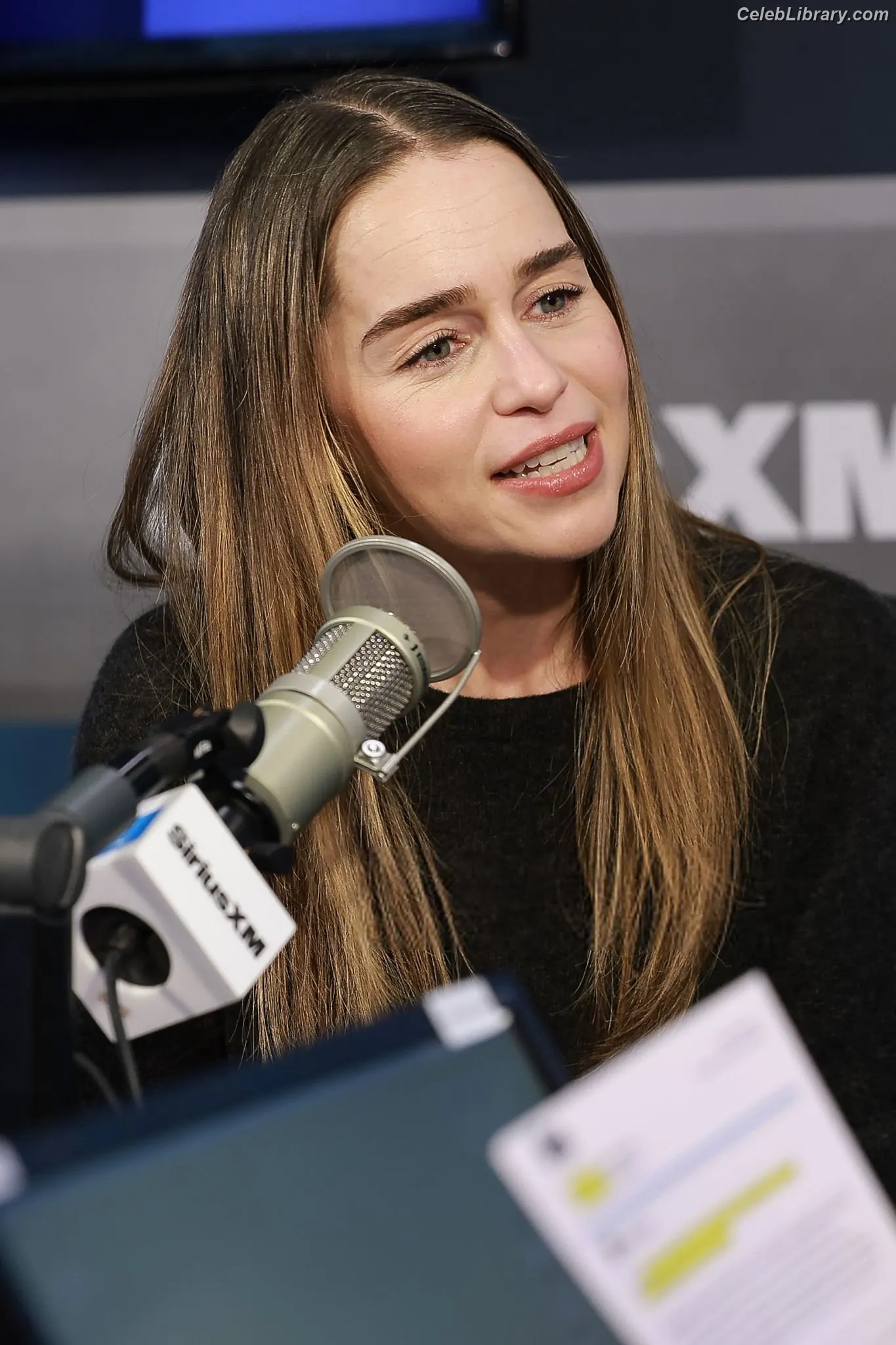 Emilia Clarke photo 13 of 1293