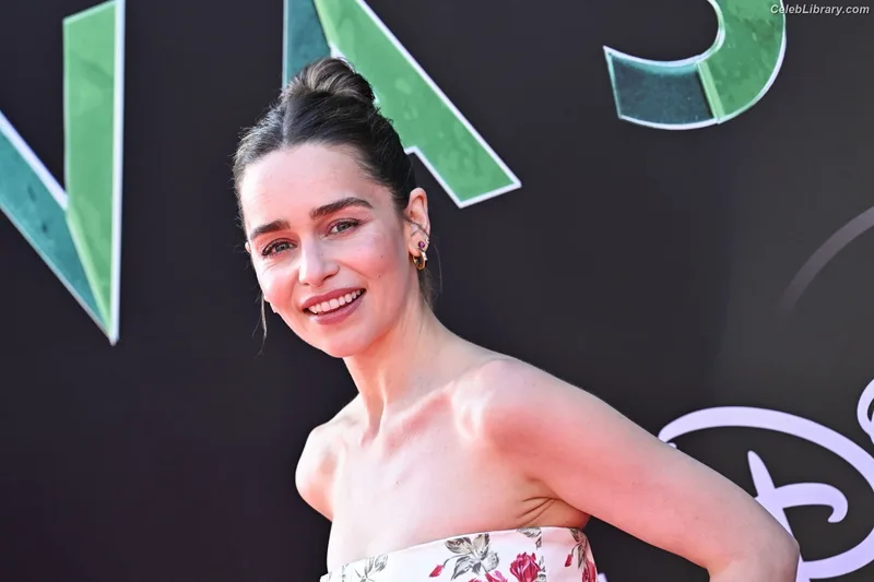 Emilia Clarke photo 15 of 1283
