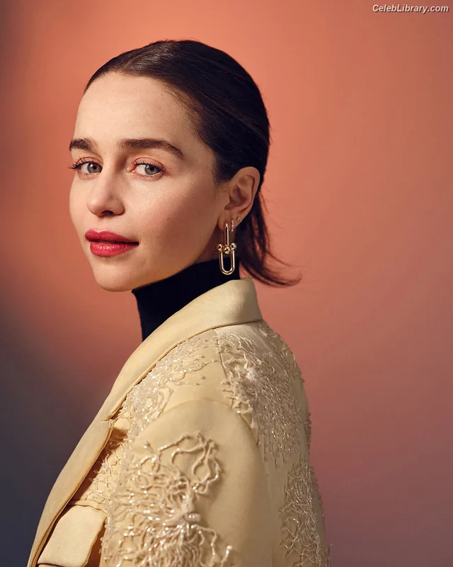 Emilia Clarke photo 6 of 1283