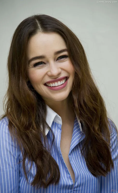 Emilia Clarke photo 14 of 1283