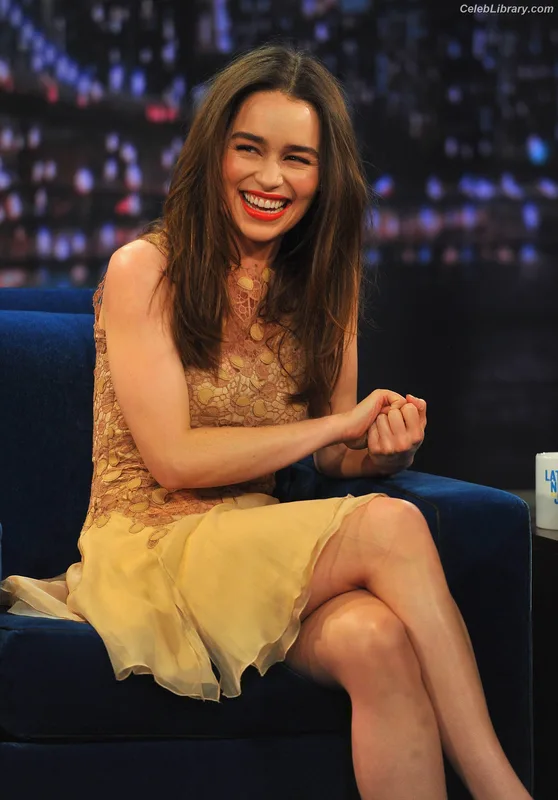 Emilia Clarke photo 17 of 1283