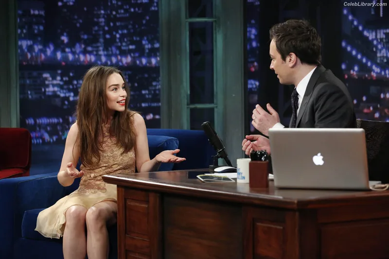 Emilia Clarke photo 3 of 1283
