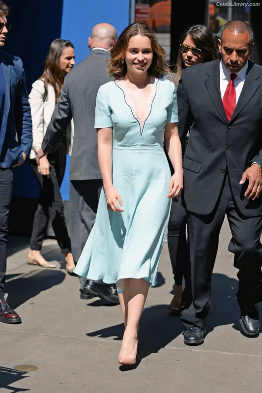 Emilia Clarke photo 14 of 1283