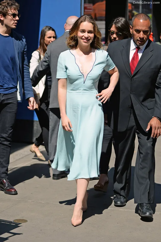 Emilia Clarke photo 15 of 1283