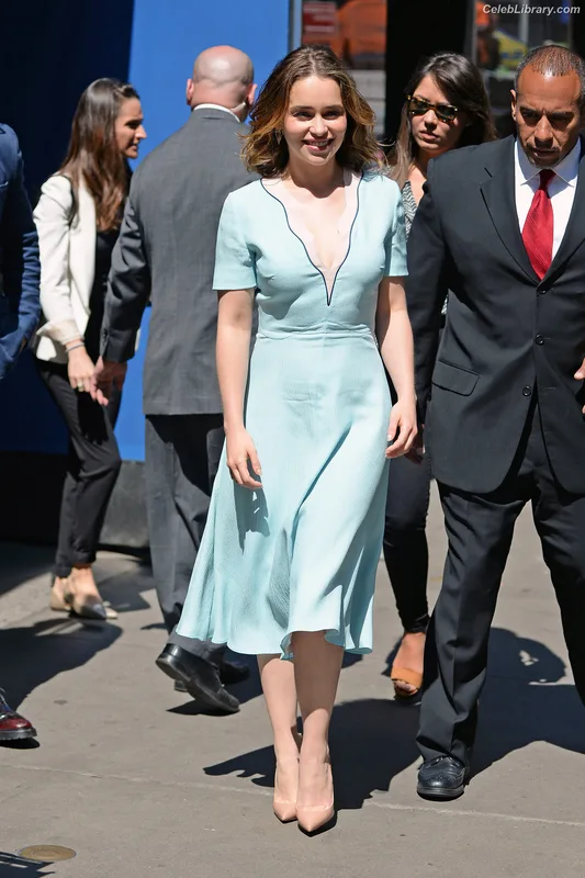 Emilia Clarke photo 16 of 1283