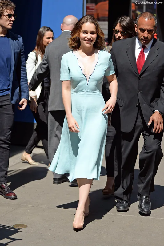 Emilia Clarke photo 17 of 1283
