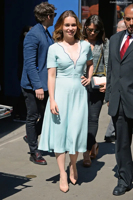 Emilia Clarke photo 19 of 1283