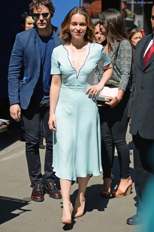 Emilia Clarke photo 20 of 1283