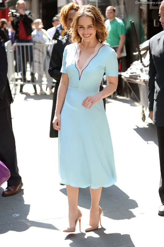 Emilia Clarke photo 24 of 1283