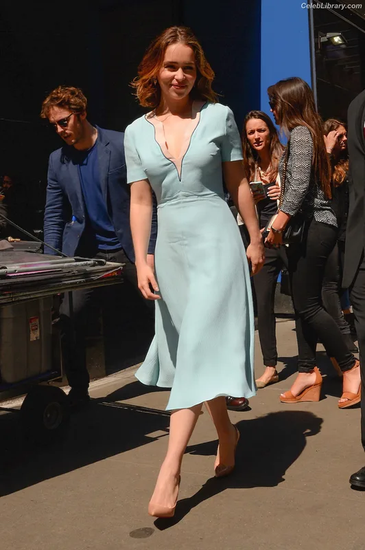 Emilia Clarke photo 18 of 1283