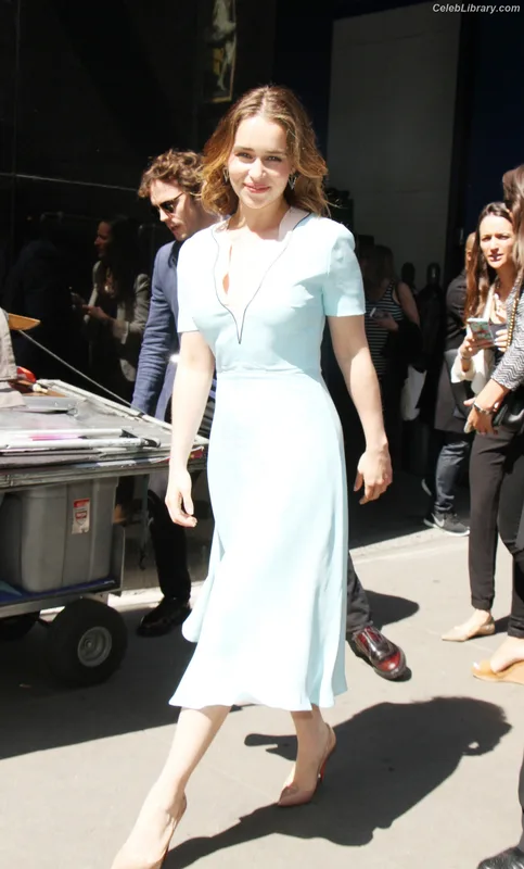 Emilia Clarke photo 11 of 1283