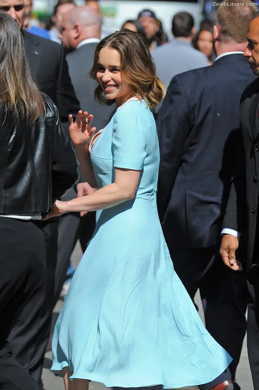 Emilia Clarke photo 11 of 1283
