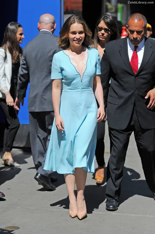 Emilia Clarke photo 13 of 1283