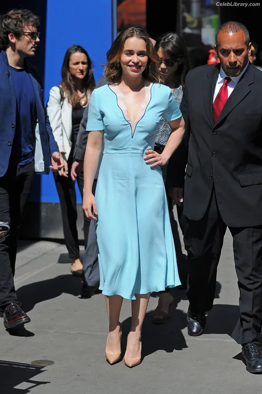 Emilia Clarke photo 14 of 1283