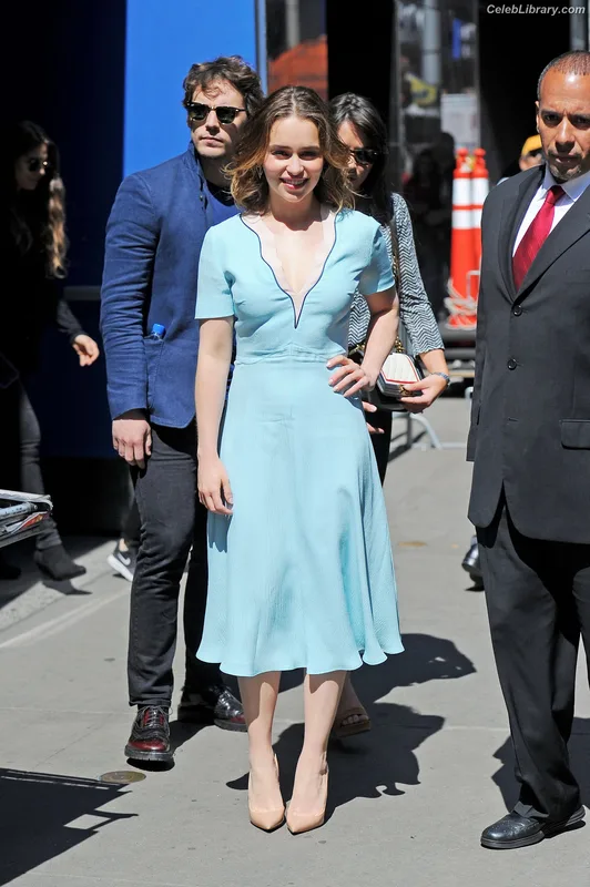 Emilia Clarke photo 15 of 1283