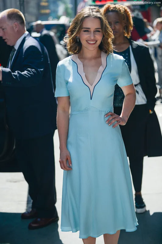 Emilia Clarke photo 22 of 1283