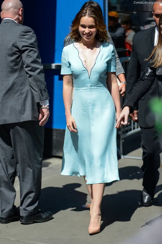 Emilia Clarke photo 23 of 1283