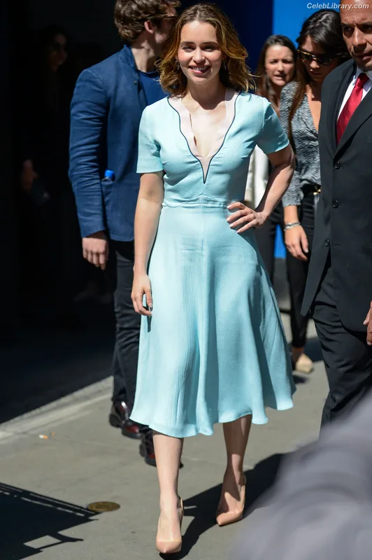 Emilia Clarke photo 24 of 1283