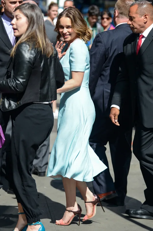 Emilia Clarke photo 3 of 1283
