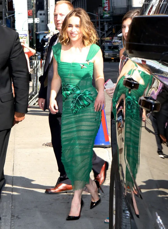 Emilia Clarke photo 22 of 1283