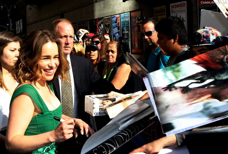 Emilia Clarke photo 6 of 1283