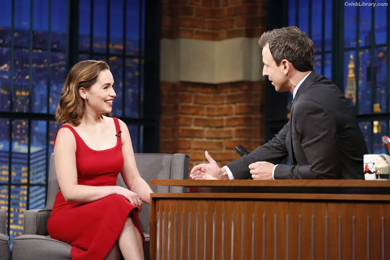 Emilia Clarke photo 3 of 1283