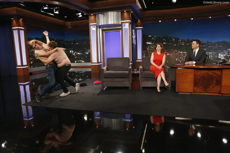 Emilia Clarke photo 18 of 1283