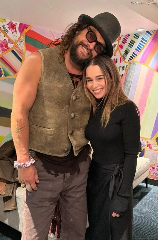 Emilia Clarke photo 11 of 1283
