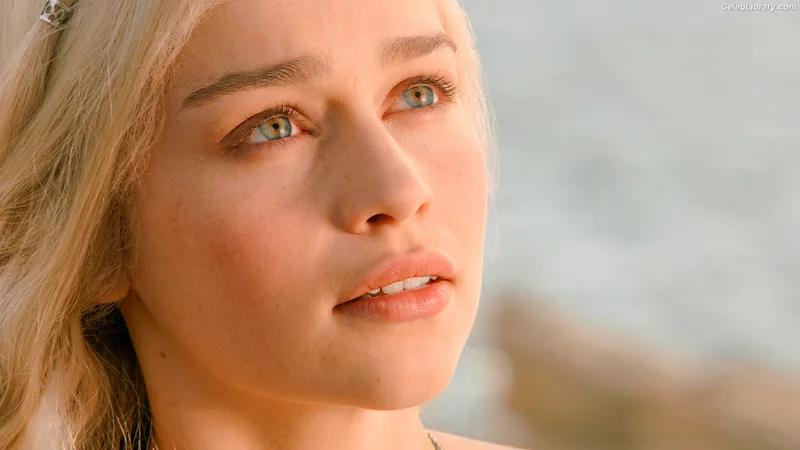 Emilia Clarke photo 7 of 1283