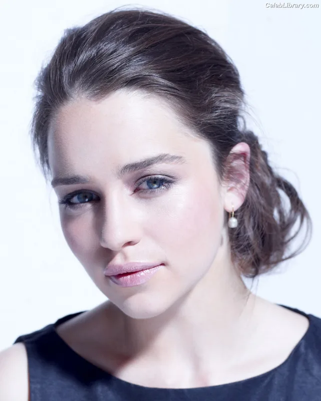 Emilia Clarke photo 12 of 1283