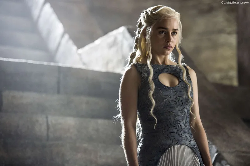 Emilia Clarke photo 15 of 1283