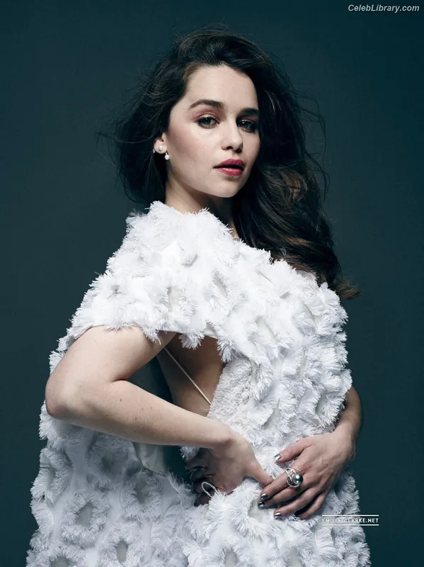 Emilia Clarke photo 3 of 1283