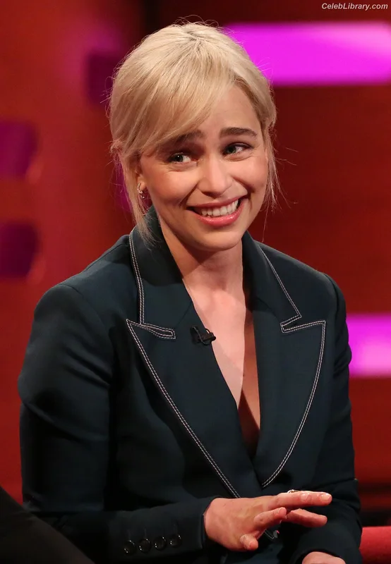Emilia Clarke photo 6 of 1283