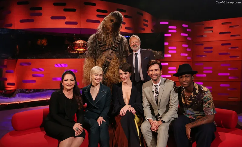 Emilia Clarke photo 13 of 1283