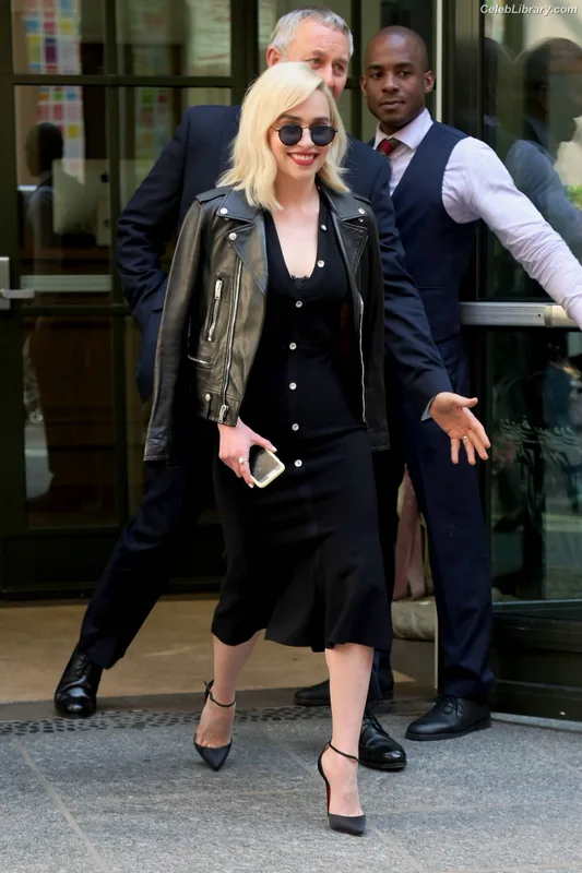 Emilia Clarke photo 21 of 1283