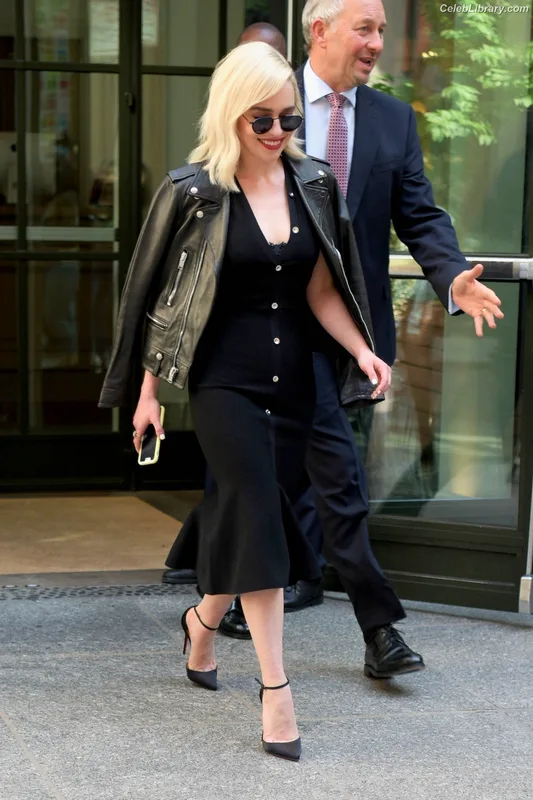 Emilia Clarke photo 23 of 1283