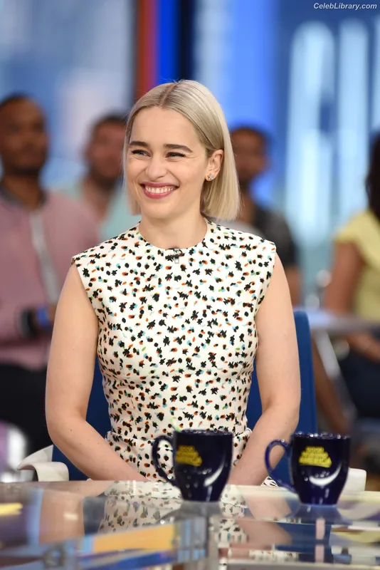 Emilia Clarke photo 13 of 1283