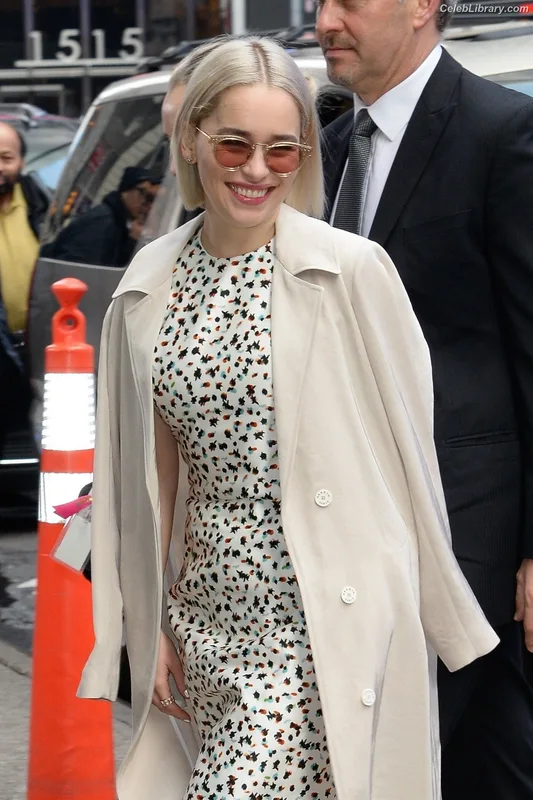 Emilia Clarke photo 20 of 1283