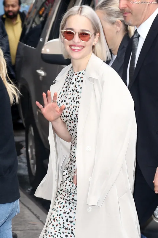 Emilia Clarke photo 21 of 1283