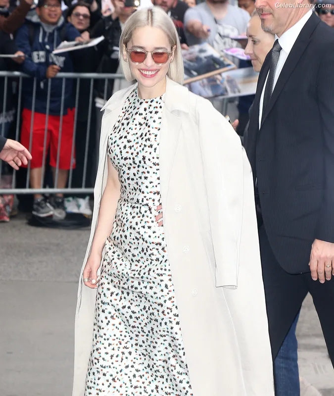 Emilia Clarke photo 4 of 1283