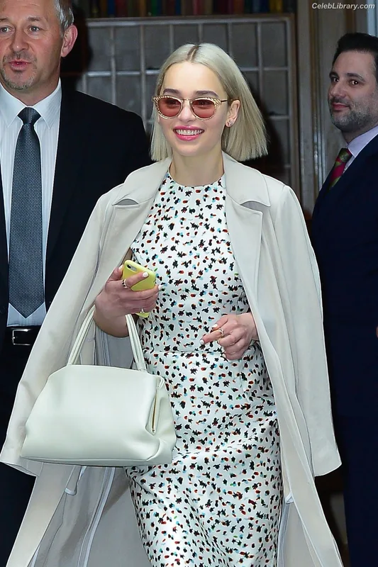 Emilia Clarke photo 10 of 1283