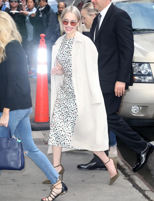 Emilia Clarke photo 11 of 1283