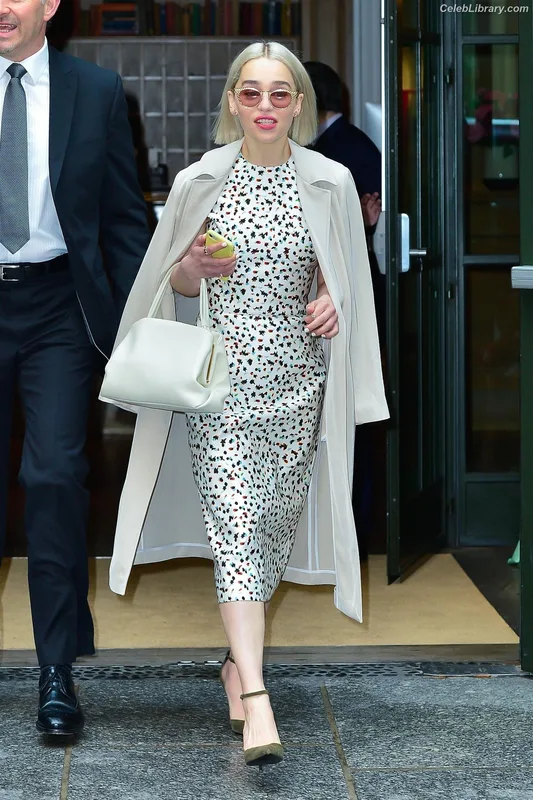 Emilia Clarke photo 15 of 1283