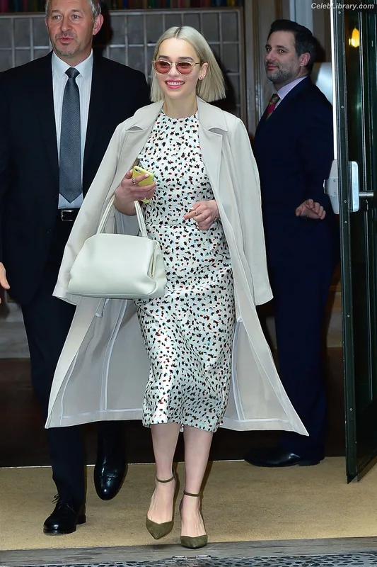 Emilia Clarke photo 18 of 1283