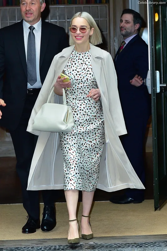 Emilia Clarke photo 19 of 1283