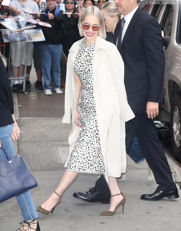 Emilia Clarke photo 22 of 1283
