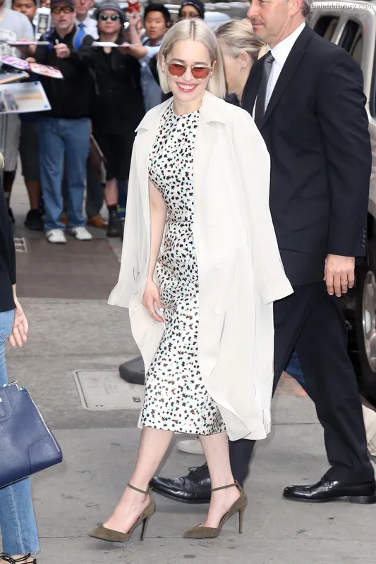 Emilia Clarke photo 24 of 1283
