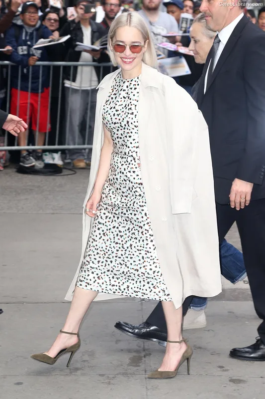 Emilia Clarke photo 1 of 1283